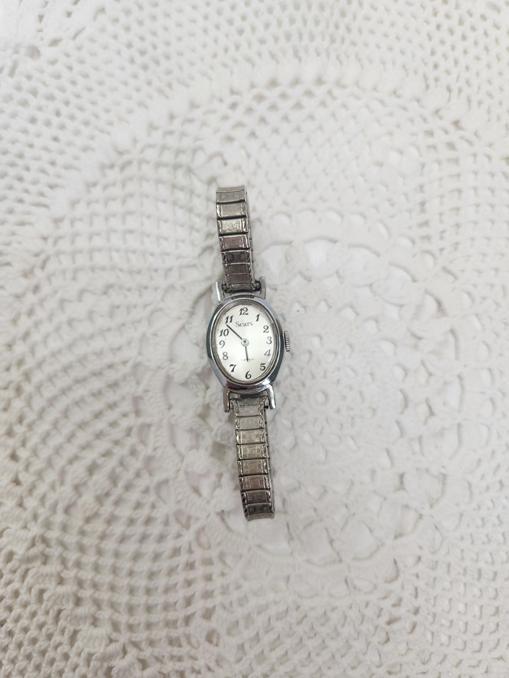 Vintage Sears Women's Watch - Oval Dial - Speidel Stretch Band - Picture 2 of 6